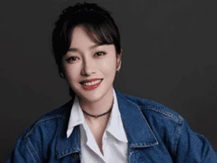 Bị chỉ trích 40 tuổi mà chưa chịu kết hôn và sinh con, Tần Lam đem cả chuyện tử cung ra để đáp trả