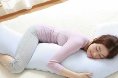 &#x110;&#x1EB7;t m&#x1ED9;t chi&#x1EBF;c g&#x1B0;&#x1A1;ng d&#x1B0;&#x1EDB;i g&#x1ED1;i ng&#x1EE7; v&#xE0;o &#x111;&#xFA;ng ng&#xE0;y n&#xE0;y, b&#x1EA1;n s&#x1EBD; nh&#xEC;n th&#x1EA5;y &#x111;i&#x1EC1;u k&#x1EF3; di&#x1EC7;u x&#x1EA3;y ra