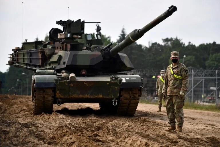 Xe tăng chiến đấu chủ lực M1 Abrams của Mỹ tham dự tập trận DEFENDER-Europe 2020. Ảnh: TASS.
