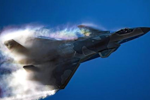 Tiêm kích tàng hình J-20 bay với động cơ của Su-35