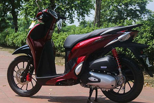 Honda SH Mode 2020 vs Piaggio Liberty, tầm giá 60 triệu, xe nào 'chất' hơn?