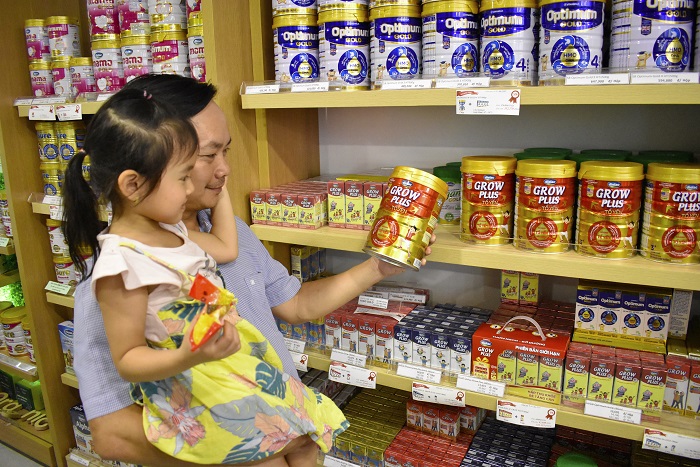 Vinamilk luôn chú trọng đầu tư công nghệ sản xuất hiện đại và không ngừng sáng tạo, đem đến cho người tiêu dùng những giải pháp dinh dưỡng mới Vinamilk luôn chú trọng đầu tư công nghệ sản xuất hiện đại và không ngừng sáng tạo, đem đến cho người tiêu dùng những giải pháp dinh dưỡng mới