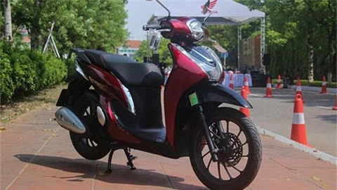 Honda SH Mode 2020 vs Piaggio Liberty, tầm giá 60 triệu, xe nào 'chất' hơn?