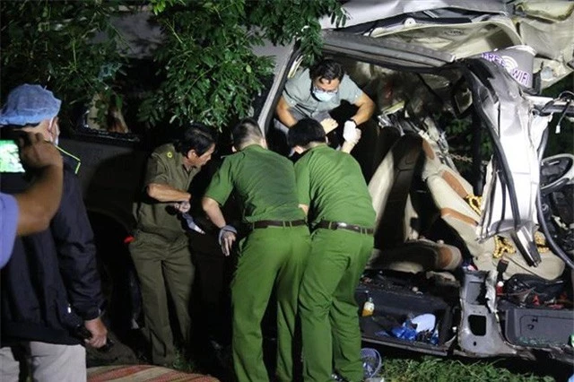 Tai nạn giao thông đặc biệt nghiêm trọng tại Bình Thuận: 8 người thiệt mạng, 7 người bị thương - Ảnh 3.