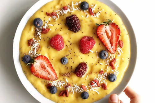 Chế biến bữa sáng nhẹ nhàng với nguyên liệu trái cây