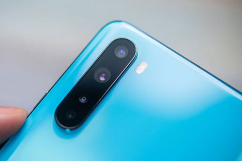 Smartphone 5G, RAM 12 GB, pin sạc siêu tốc, giá hơn 9 triệu đồng