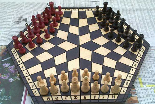 Cờ vua ba người: 'Trò điên rồ đúng như cái tên của nó'