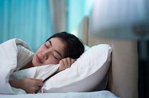 Làm những điều này trước khi ngủ sẽ giúp bạn giảm cân hiệu quả không kém gì tập thể dục