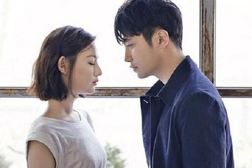 Đêm khuya về nhà, mở cửa phòng ngủ chứng kiến cảnh tượng bên trong, chồng giật mình rồi lập tức chia tay "hồng nhan tri kỷ"