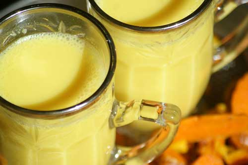 Uống nước nghệ 'thần thánh' mỗi ngày, da sẽ đẹp như gái 18