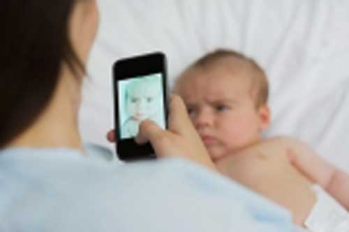 Thói quen quá nửa cha mẹ Việt mắc khiến con đối mặt với ung thư não