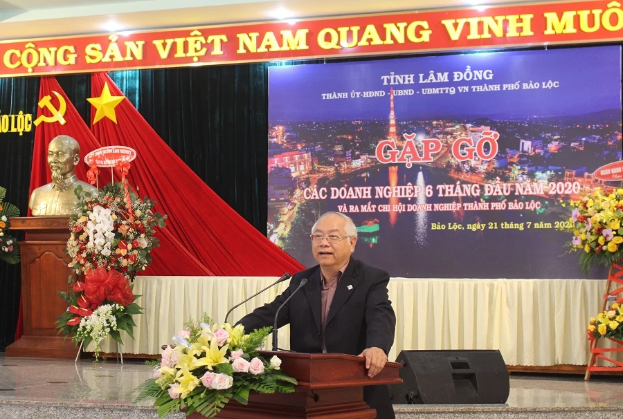 Ông Đinh Minh Quý, Chủ tịch Hiệp hội Doanh nghiệp tỉnh Lâm Đồng cảm ơn sự quan tâm hỗ trợ, phối hợp của địa phương trong quá trình vận động và thành lập Chi hội Doanh nghiệp TP. Bảo Lộc.