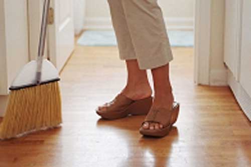 Quét nhà, hốt rác vào 3 thời điểm này là "đuổi khéo" Thần Tài, chớ dại mà làm