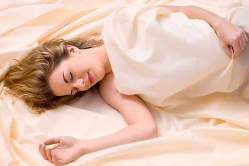 Mẹo hay giúp người mất ngủ kinh niên nằm cái đã sáng