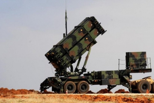 Israel đóng không phận do lo ngại Syria trả đũa