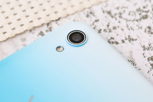 Vivo trình làng smartphone pin 4.030 mAh, RAM 2 GB, giá 2,69 triệu tại Việt Nam