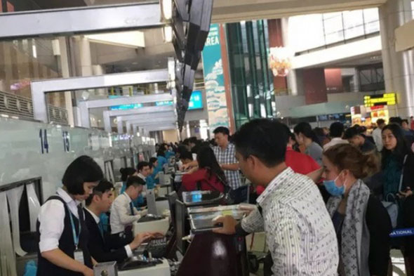 Khách đi máy bay tăng cao kỷ lục