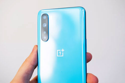 Smartphone 5G, RAM 12 GB, pin 4.115 mAh, giá rẻ bất ngờ