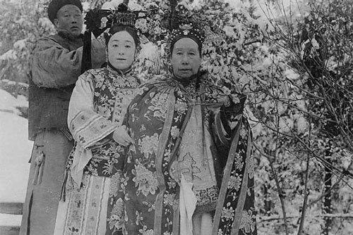 Từ Hi Thái Hậu đã làm gì khi dậy từ 3 giờ sáng nhưng tới tận 8 giờ mới thượng triều?