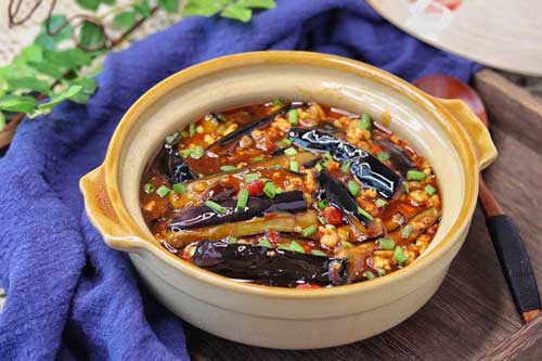 Trời nắng ăn gì cũng chán, thử làm cà tím chưng thịt kiểu này cả nhà ăn hết nồi cơm vẫn thòm thèm