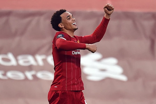 Hậu vệ phải: Trent Alexander-Arnold (Liverpool).