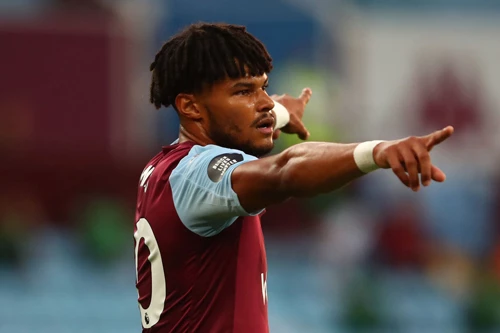 Trung vệ: Tyrone Mings (Aston Villa).