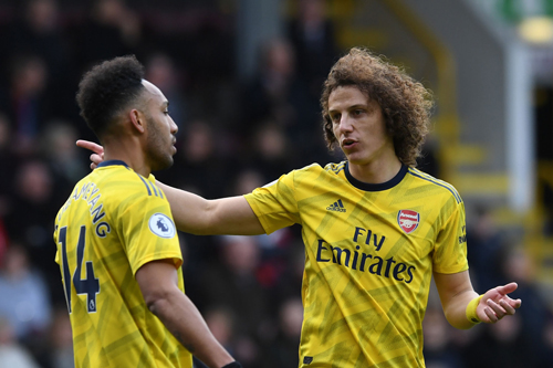 Đội hình tiêu biểu vòng 37 Premier League: Sốc toàn tập