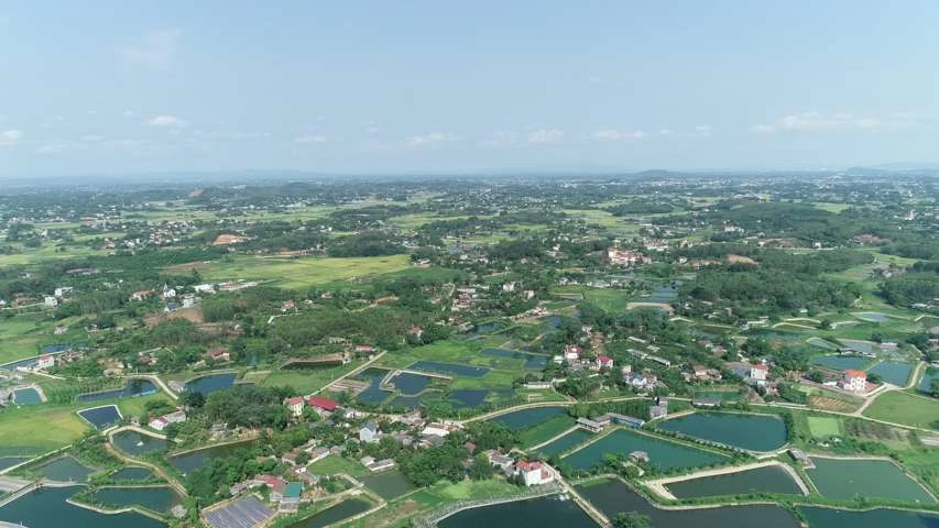 huyện thứ 3 của tỉnh Bắc Giang đạt được điều này sau huyện Việt Yên và Lạng Giang.