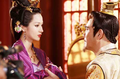 Nhờ 1 điểm hiếm có trên cơ thể, vị Quý phi khiến Hoàng đế "chết mê chết mệt", cam nguyện trở thành "nô lệ"