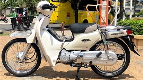 Choáng với Honda Super Cub 110 'đời cổ' có giá bán ngang ngửa SH 150 2020