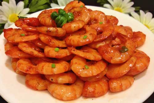 Nếu chán tôm hấp, tôm rang... hãy thử chuyển sang món tôm rim nước cốt dừa thơm ngon chồng con thi nhau gắp