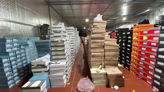 Mất 4 ngày để kiểm kê, 34 container để chứa hàng lậu ở Lào Cai