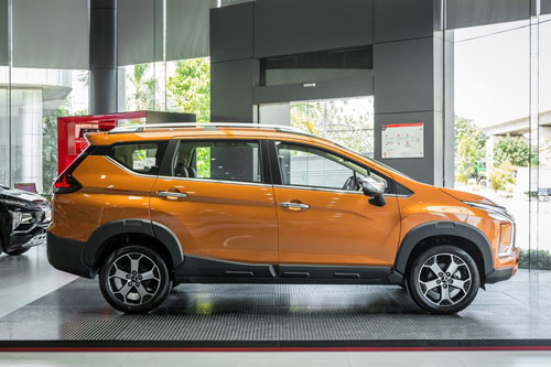 Cận cảnh Mitsubishi Xpander Cross vừa cập bến Việt Nam, giá 670 triệu đồng