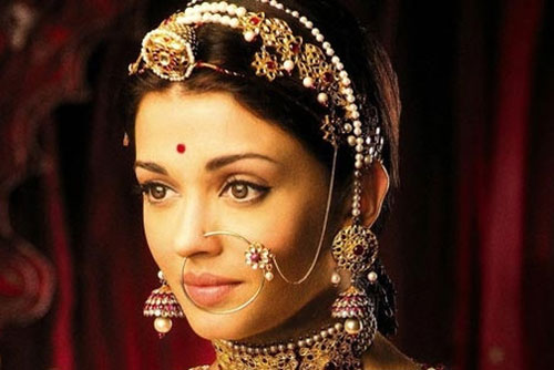 Hé lộ bí ẩn về dấu chấm đỏ trên trán người phụ nữ Ấn Độ