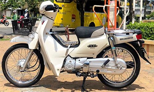 Choáng với Honda Super Cub 110 'đời cổ' có giá bán ngang ngửa SH 150 2020
