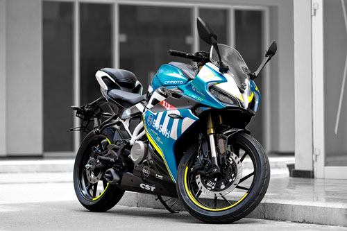 Đánh giá môtô 300 phân khối, phanh ABS 2 kênh, giá 115 triệu ở Việt Nam