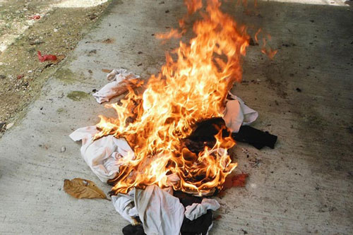 Dù cũ đến mấy cũng đừng dại đốt những món đồ này kẻo gia chủ tiêu tán tài lộc, làm ăn thất bát