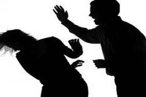 Vợ ở nhà khi hỏi tiền tiêu, chồng nói một câu điếng cả người