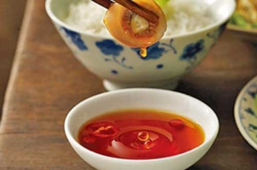 Sai lầm khi dùng nước mắm khiến món ăn mất ngon lại gây hại cho sức khỏe, nguy hiểm nhất là điều số 3