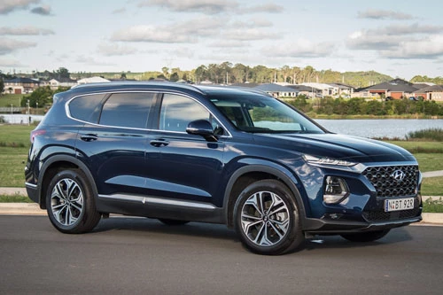 1. Hyundai Santa Fe 2020 (giá khởi điểm: 26.275 USD).