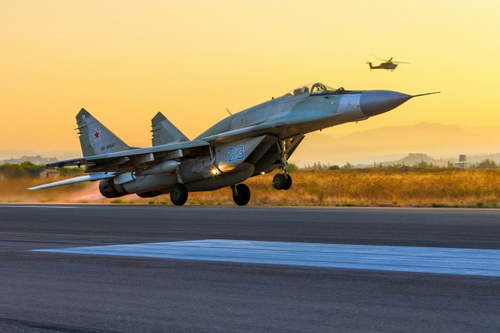 Tên lửa Iran suýt bắn nhầm máy bay Nga trên bầu trời Syria