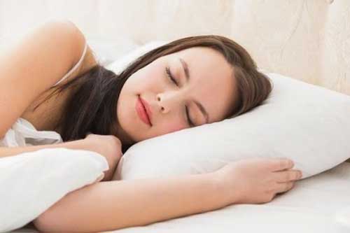 Trước khi đi ngủ chỉ cần chăm chỉ thực hiện "2 có, 3 không" này, ung thư sẽ "chạy xa"