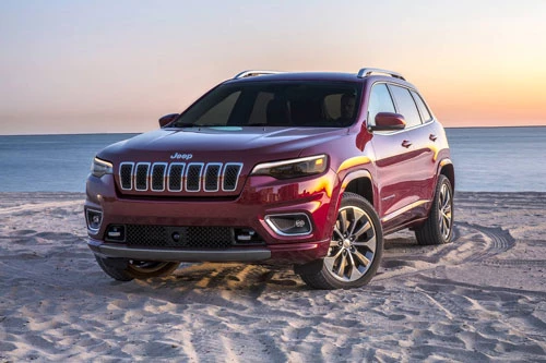 4. Jeep Cherokee 2020 (giá khởi điểm: 25.840 USD).