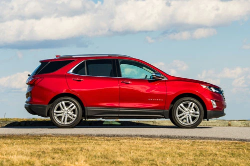 5. Chevrolet Equinox 2020 (giá khởi điểm: 23.800 USD).