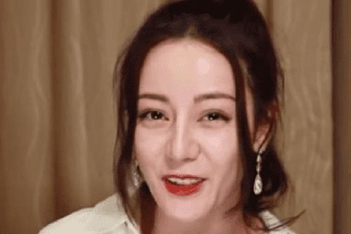 Nổi tiếng xinh đẹp là vậy, nào ngờ “mỹ nhân Tân Cương” Địch Lệ Nhiệt Ba bỗng già chát thế này