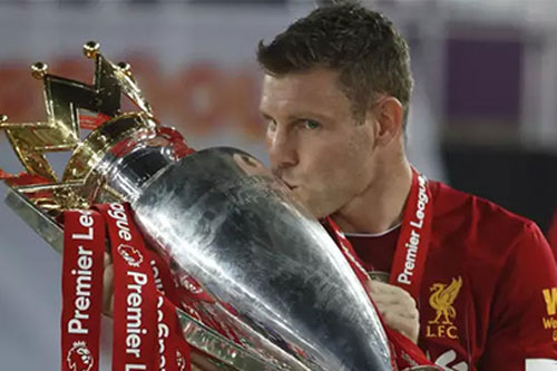 Milner không quên "chửi xéo" M.U khi nhận cúp vô địch