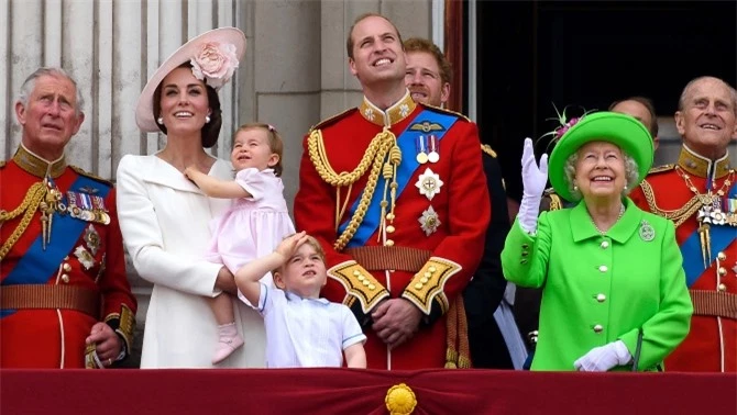 Nhà Kardashian - West và các gia đình nổi tiếng giàu hơn Hoàng gia Anh - Ảnh 1