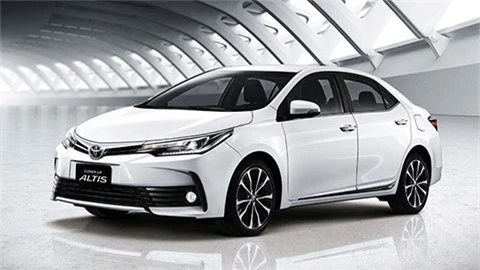 Toyota Corolla Altis giảm giá cực mạnh tại VN, xuống mức 'đáy' mới đe Mazda 3, Honda Civic