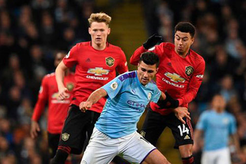 M.U, Man City và Wolves có thể khởi động Ngoại hạng Anh 2020/21 trễ 1 tuần