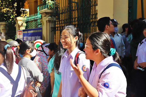 Thi vào lớp 10 TP.HCM: Điểm giỏi ít, phổ điểm phân hóa bất ngờ